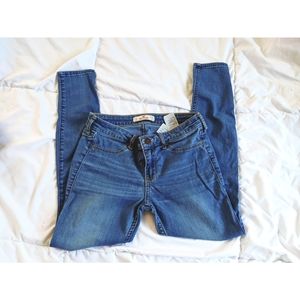 ✨3 for $25✨ Hollister low waisted jeans